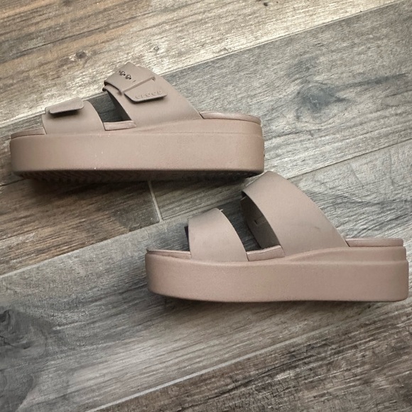 Brooklyn Buckle CROCS - Picture 4 of 8